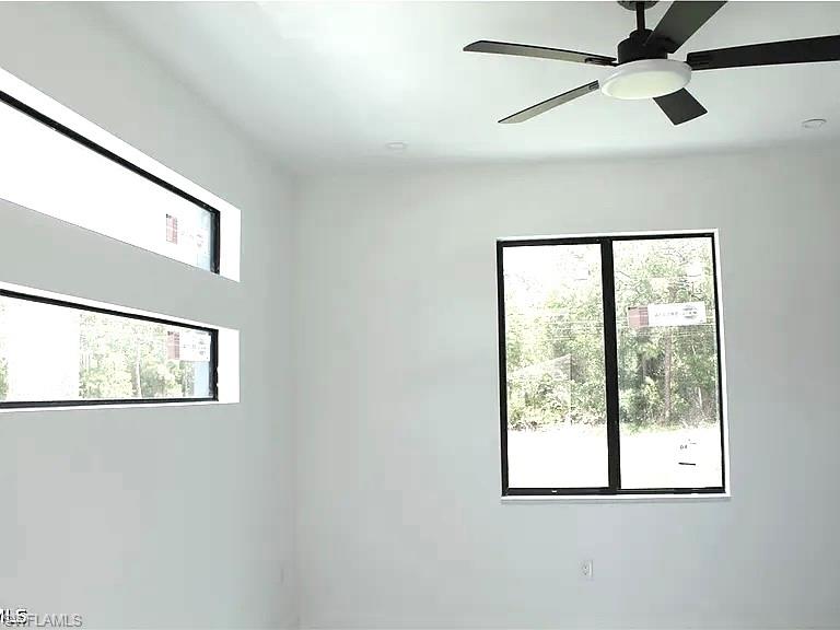 3306 E 2nd St Property Photo 30