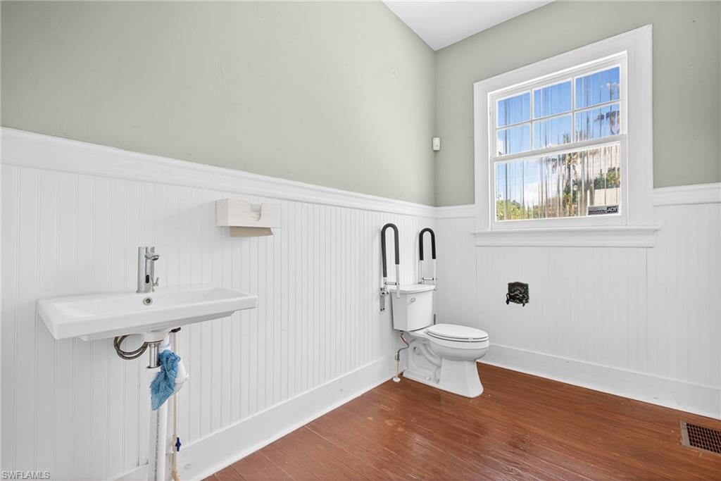1793 Fowler St Property Photo 14