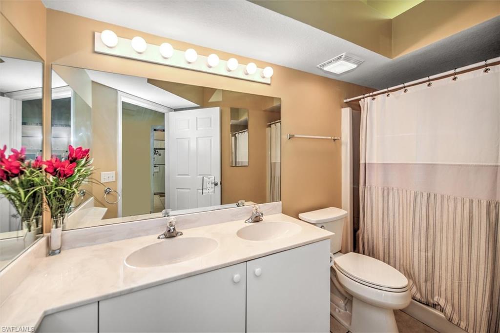 25741 Lake Amelia Way 202 Property Photo 19