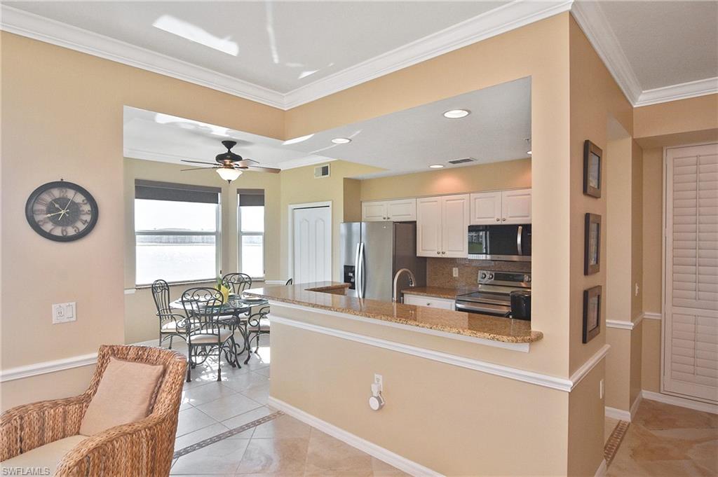 10361 Butterfly Palm Dr 723 Property Photo 13