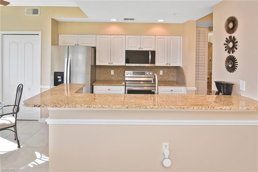10361 Butterfly Palm Dr 723 Property Photo 15