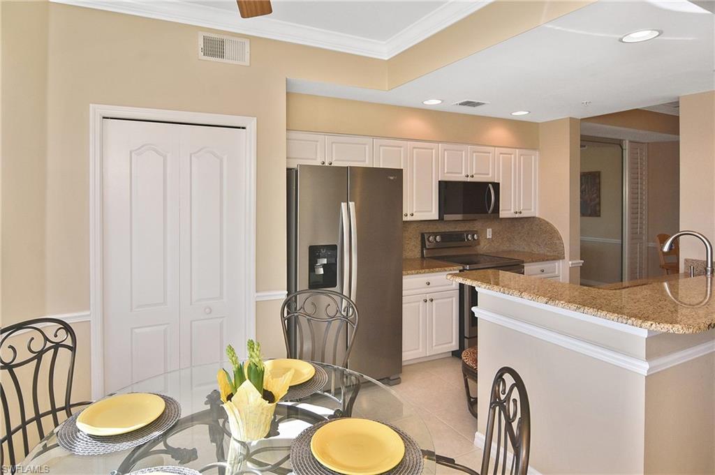 10361 Butterfly Palm Dr 723 Property Photo 17