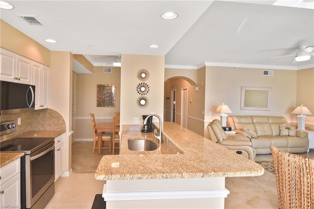 10361 Butterfly Palm Dr 723 Property Photo 18