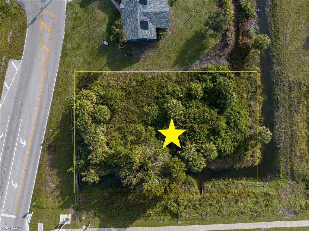 9025 Fruitland Ave Property Photo 6