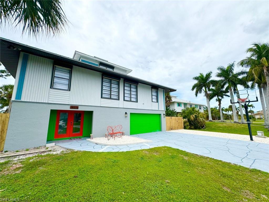 14271 Sandarac Dr Property Photo 2
