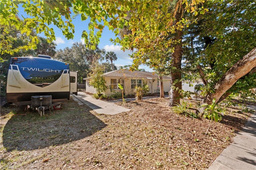 260 Delray Ave Property Photo 26