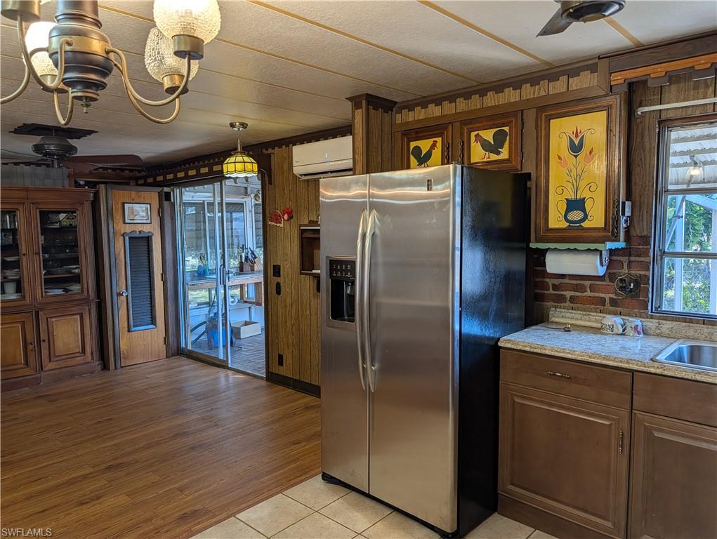 807 Holly Berry Ct Property Photo 8