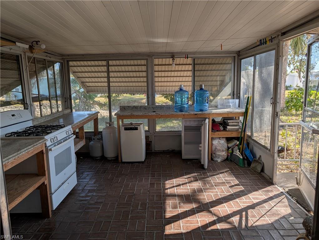 807 Holly Berry Ct Property Photo 13