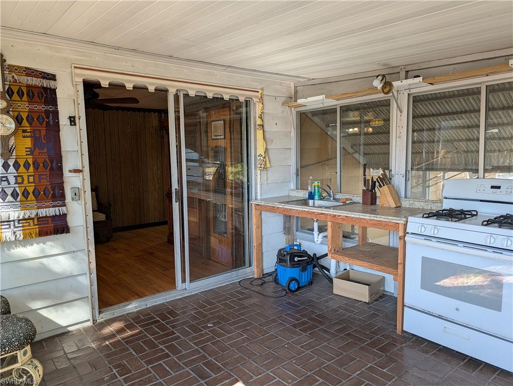 807 Holly Berry Ct Property Photo 14