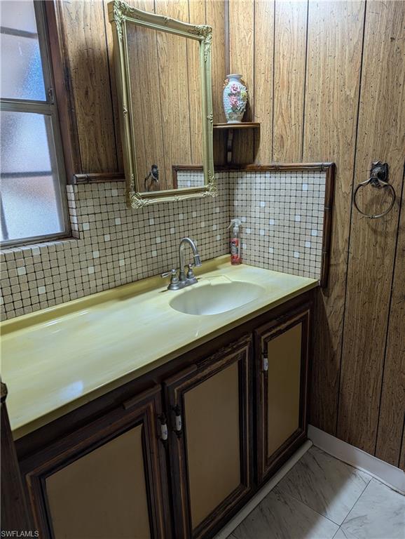 807 Holly Berry Ct Property Photo 17