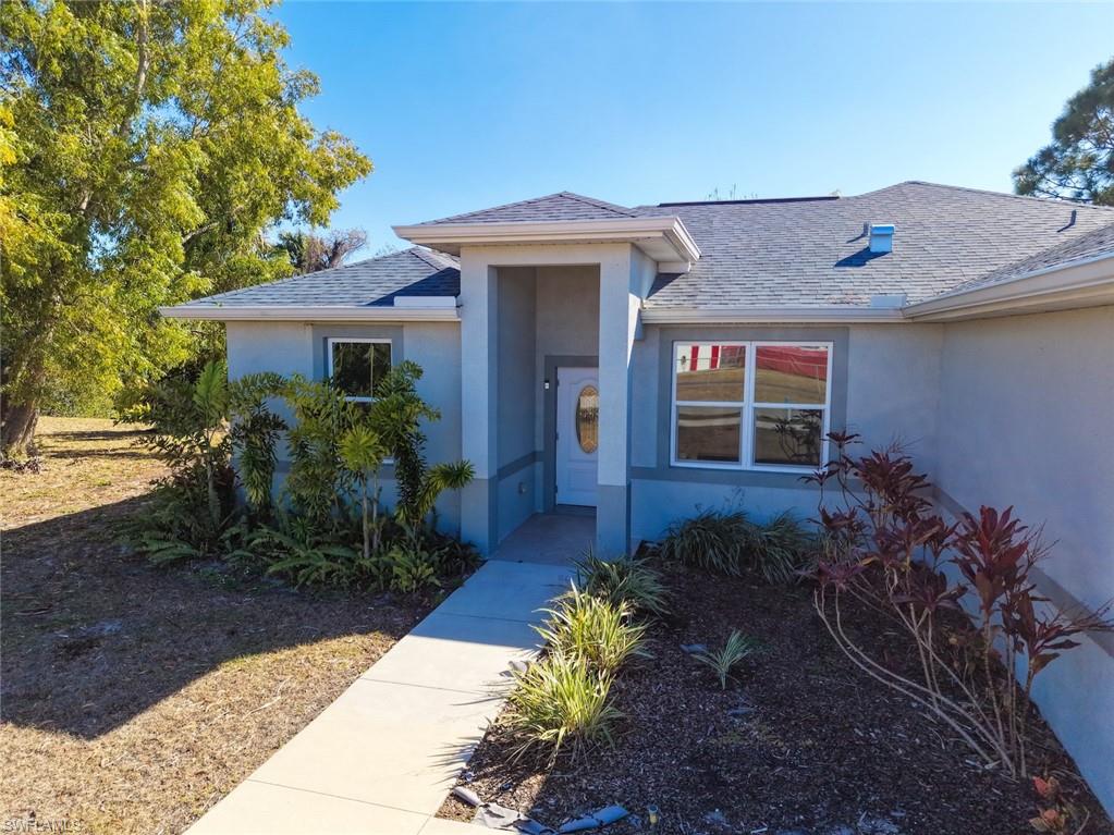 897 Iris Dr Property Photo 3