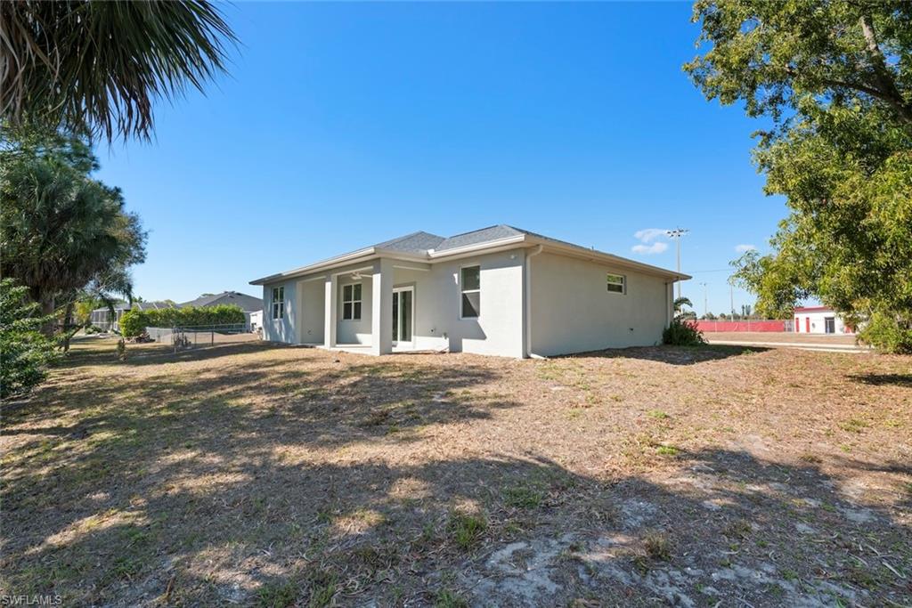 897 Iris Dr Property Photo 37