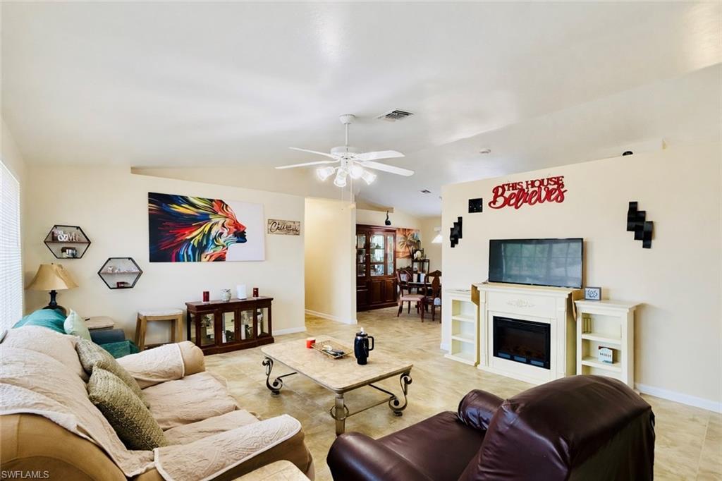 755 Arundel Cir Property Photo 4