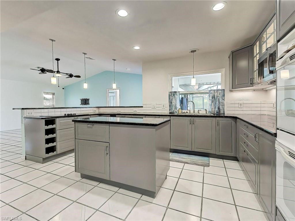 2301 Via Veneto Dr Property Photo 16