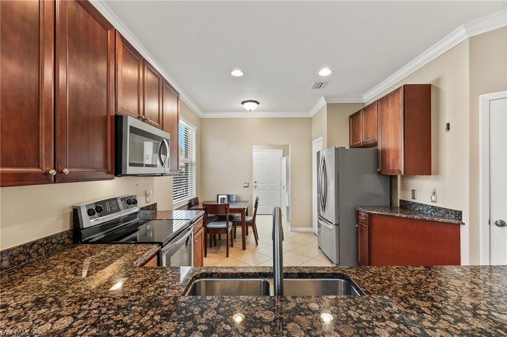 10614 Camarelle Cir N Property Photo 7