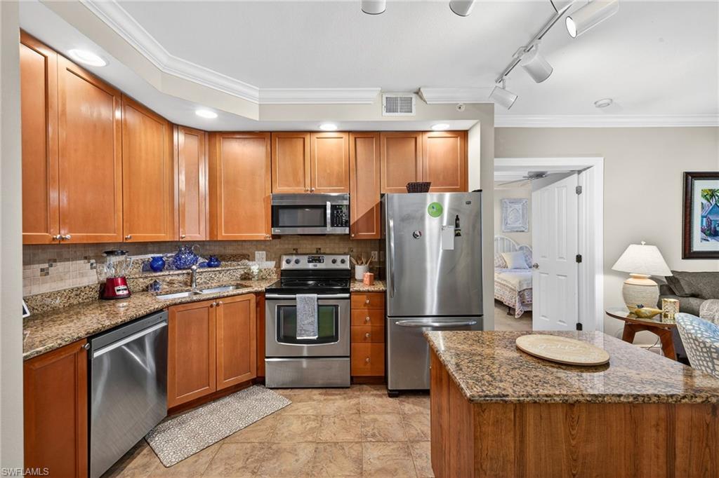 2825 Palm Beach Blvd 215 Property Photo 3
