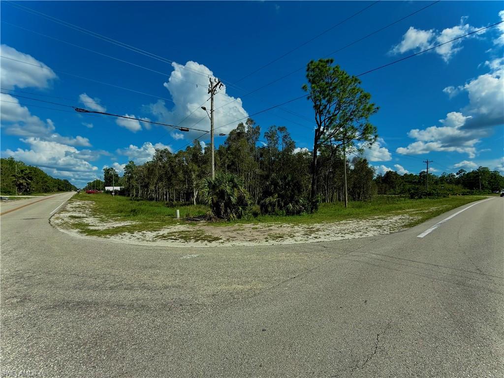 1001/1003 Homestead Rd S Property Photo 2