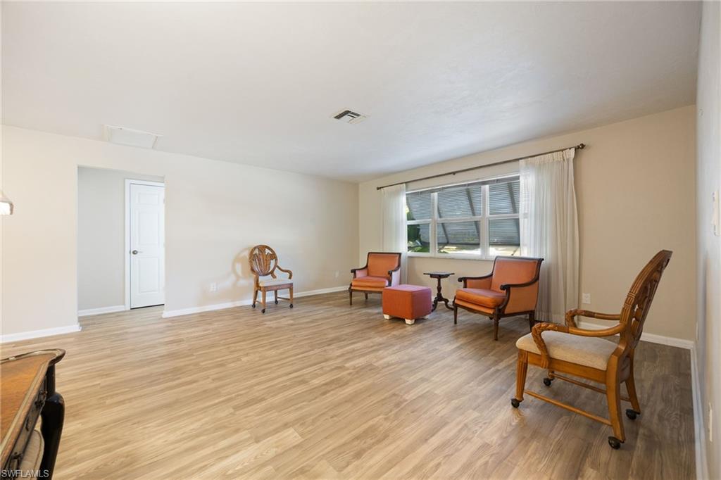 15637 Omai Ct Property Photo 4