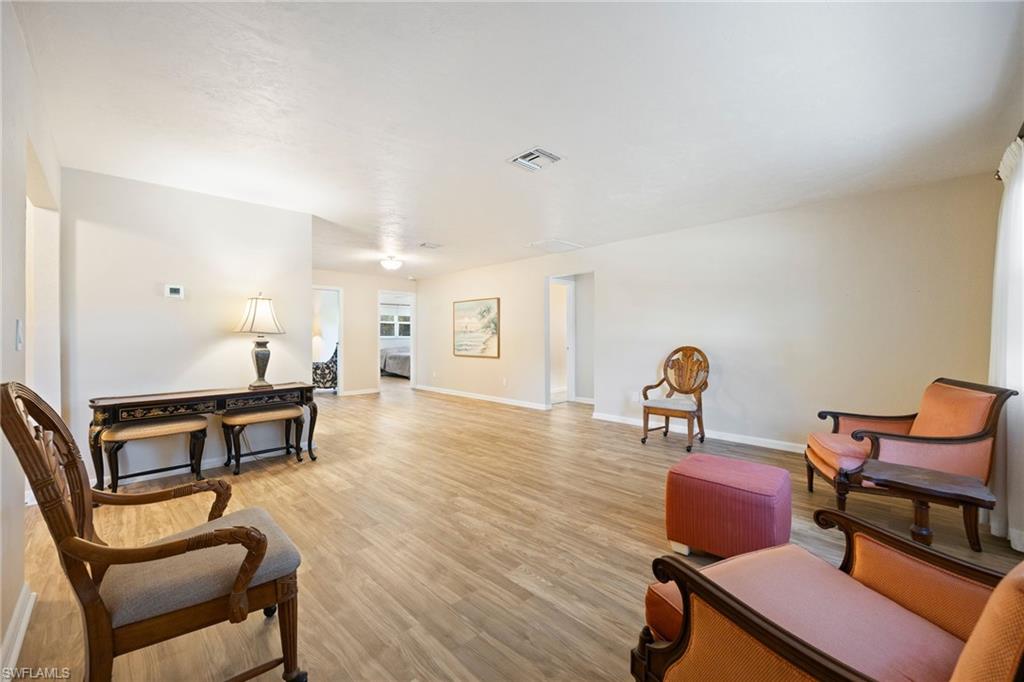 15637 Omai Ct Property Photo 6