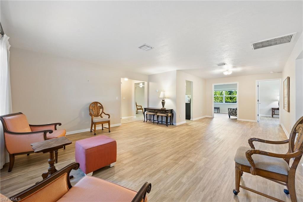 15637 Omai Ct Property Photo 8
