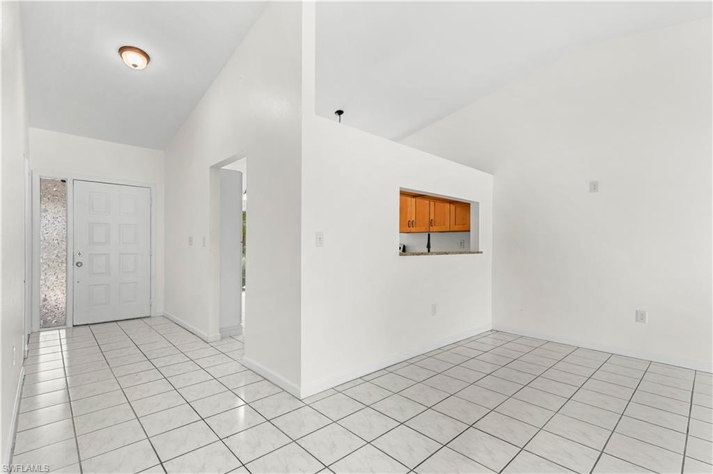 6479 Royal Woods Dr Property Photo 7