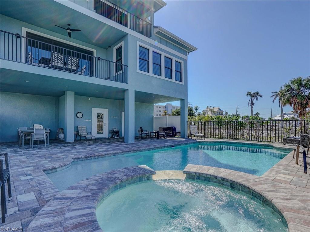 8327 Estero Blvd Property Photo 3