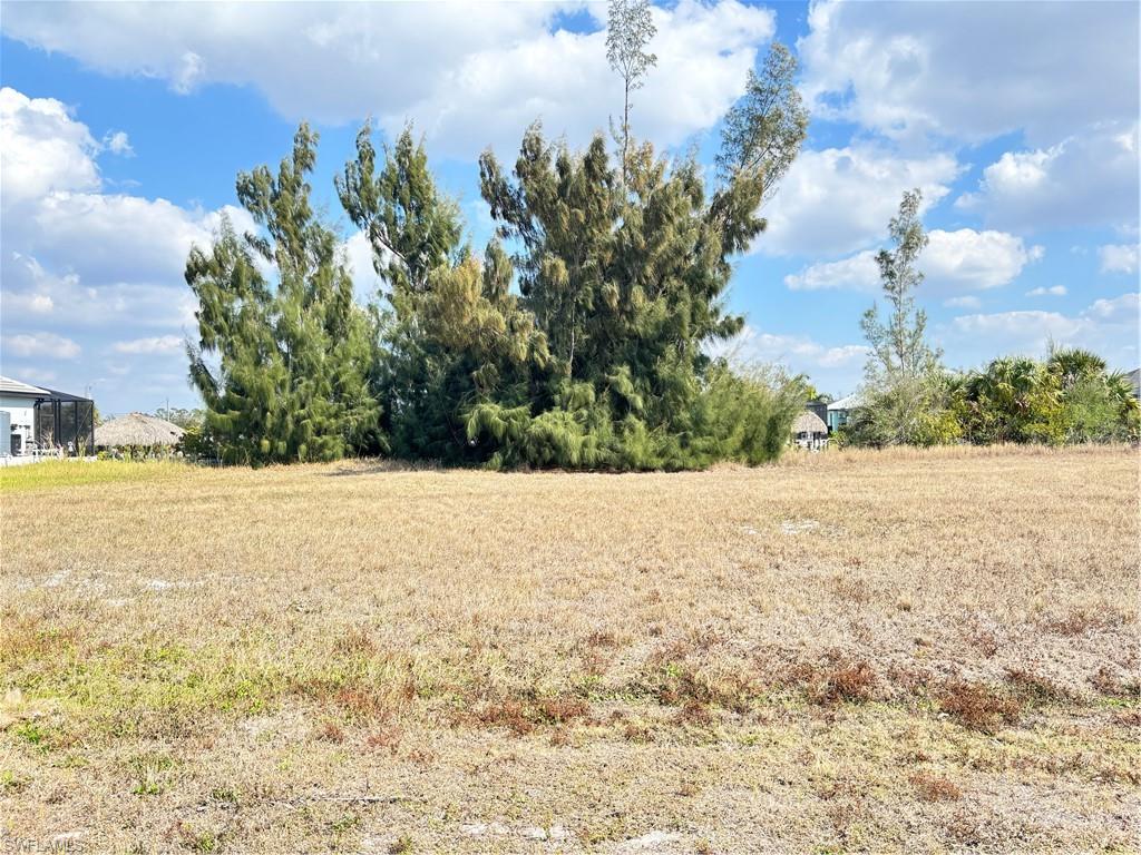 2347 Nw 38th Ave Property Photo 3