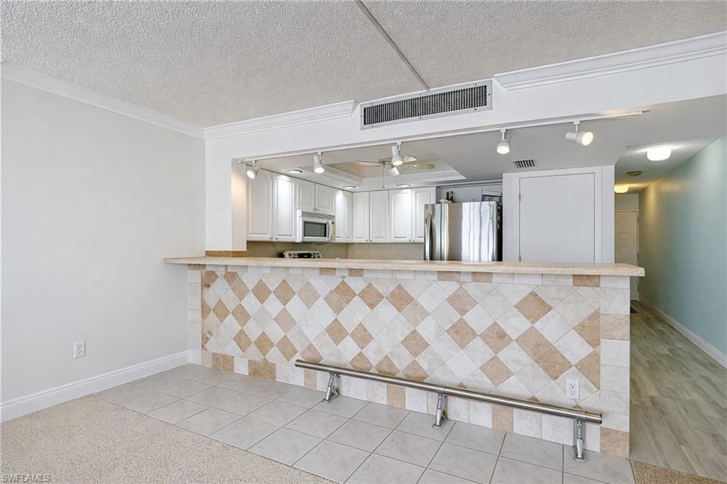 400 Lenell Rd 107 Property Photo 8