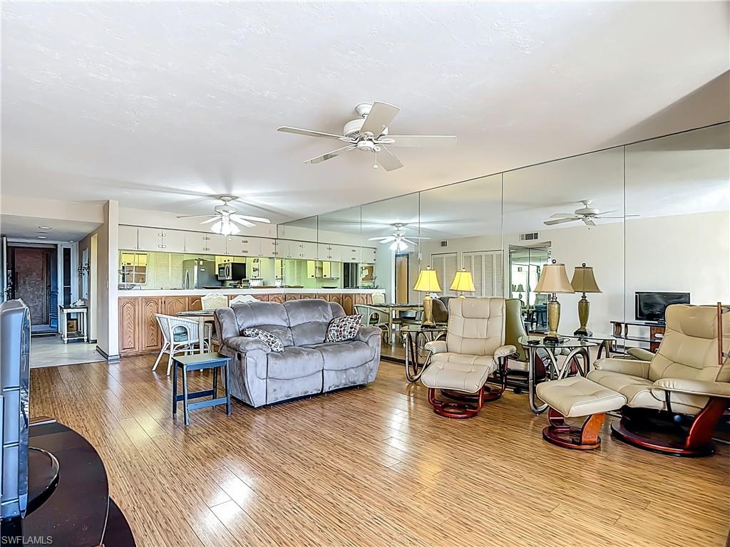 2067 W Lakeview Blvd 9 Property Photo 10