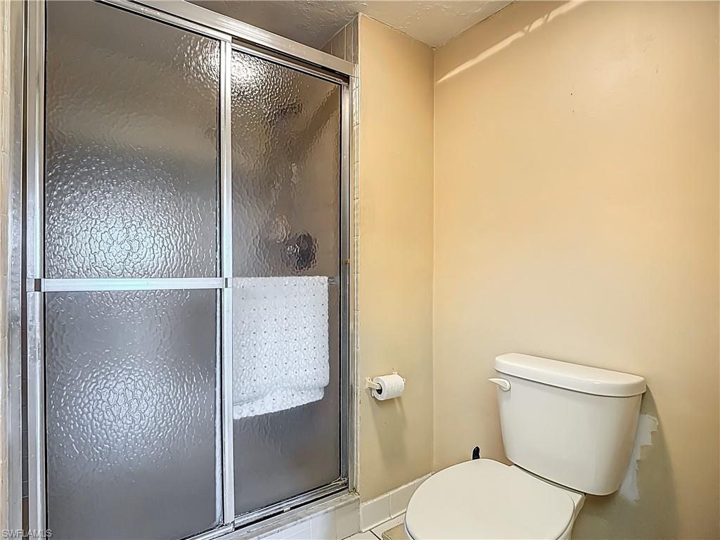 2067 W Lakeview Blvd 9 Property Photo 17