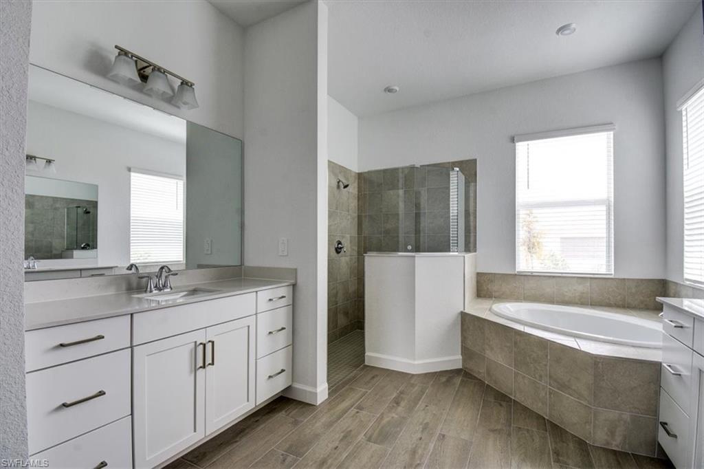 7796 Lakes Edge Ln Property Photo 12