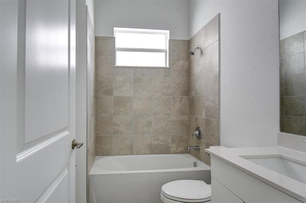 7796 Lakes Edge Ln Property Photo 16