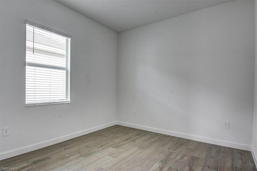 7796 Lakes Edge Ln Property Photo 17