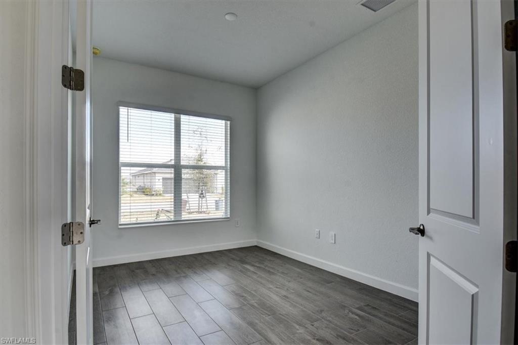 7796 Lakes Edge Ln Property Photo 20