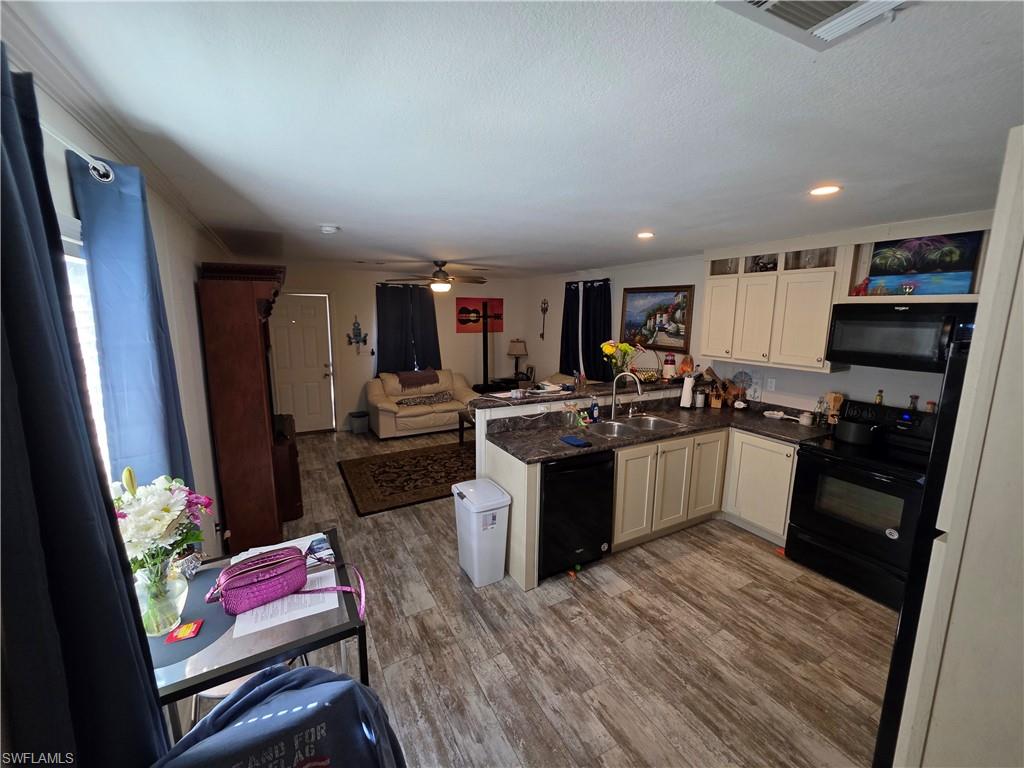8085 Hart Dr Property Photo 5