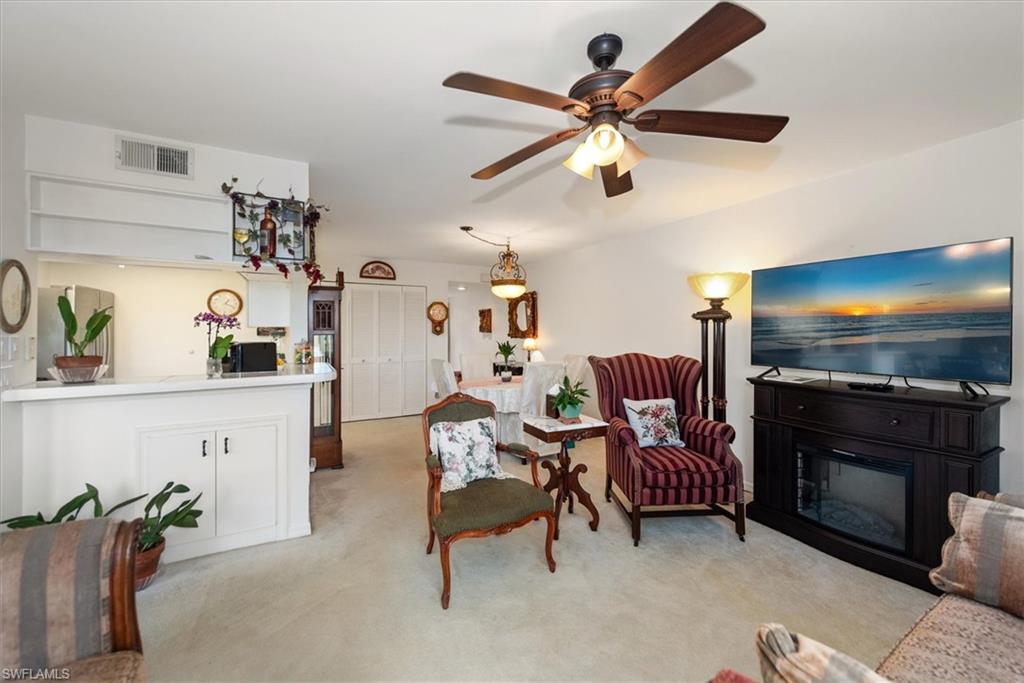 5825 Trailwinds Dr 414 Property Photo 6