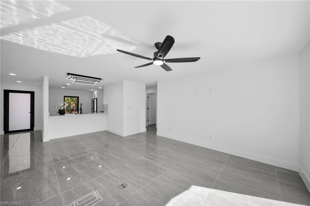 3407 65th St W Property Photo 16
