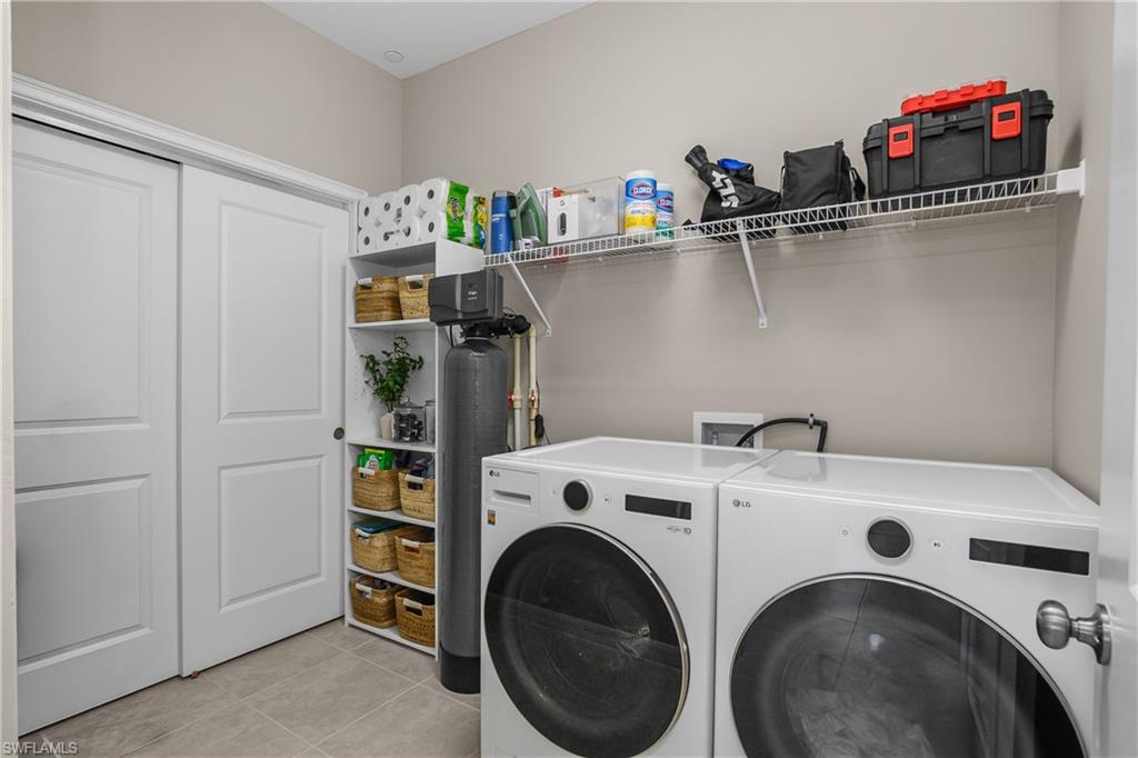 9366 Pocida Ct 203 Property Photo 13