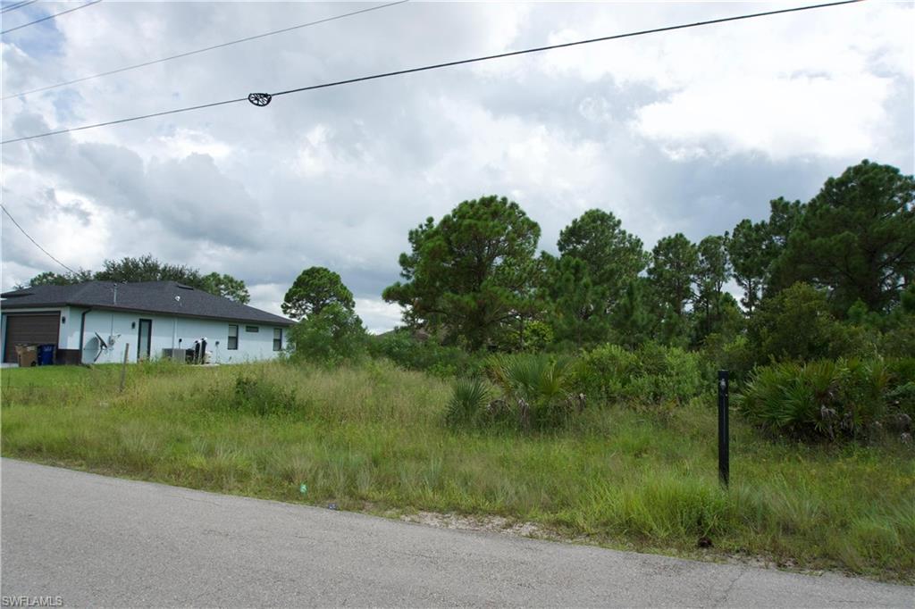 2807 42nd St W Property Photo 3