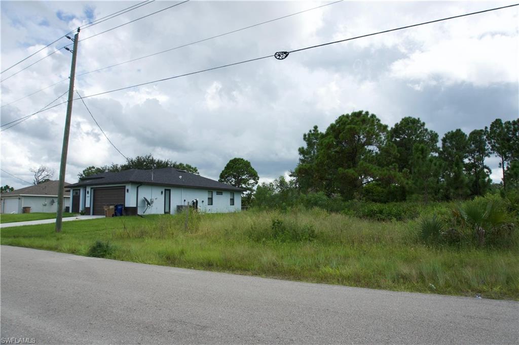 2807 42nd St W Property Photo 4