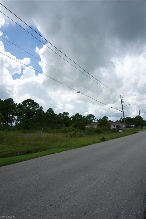 2807 42nd St W Property Photo 5