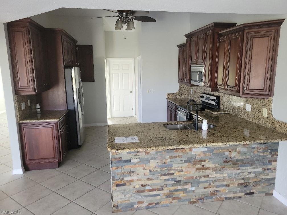 11802 Royal Tee Ct Property Photo 2