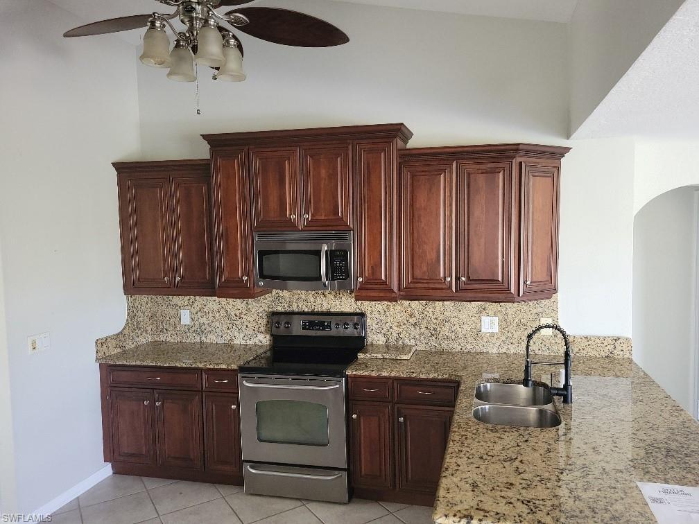 11802 Royal Tee Ct Property Photo 3