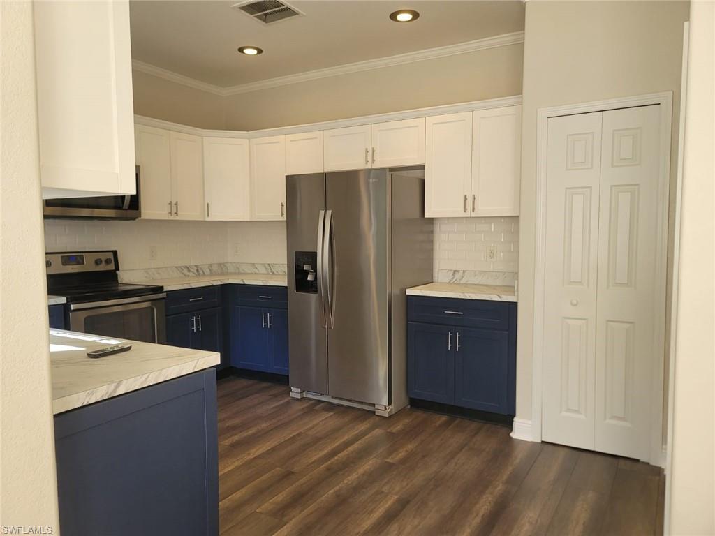 3217 50th St W Property Photo 5