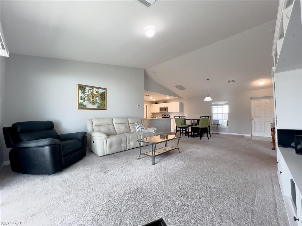 2507 Nw 8th Pl Property Photo 6