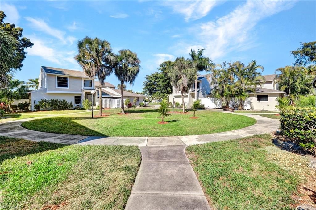 1423 SW Courtyards TER 70 Property Photo 1