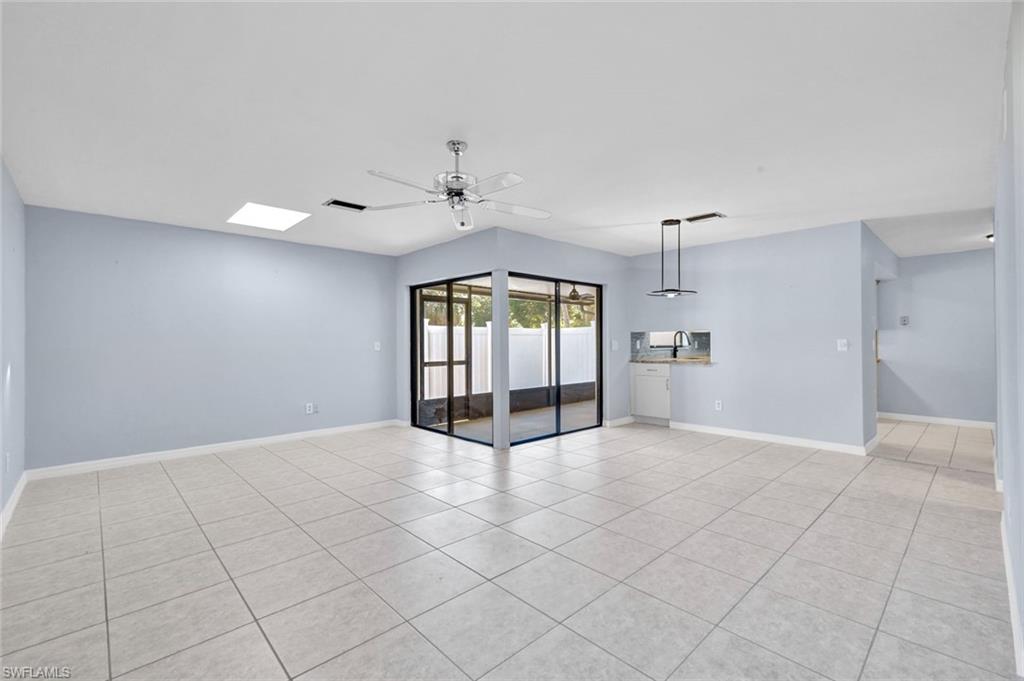 1423 Sw Courtyards Ter 70 Property Photo 5