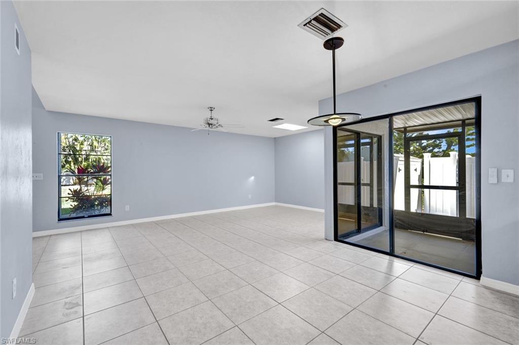 1423 Sw Courtyards Ter 70 Property Photo 12