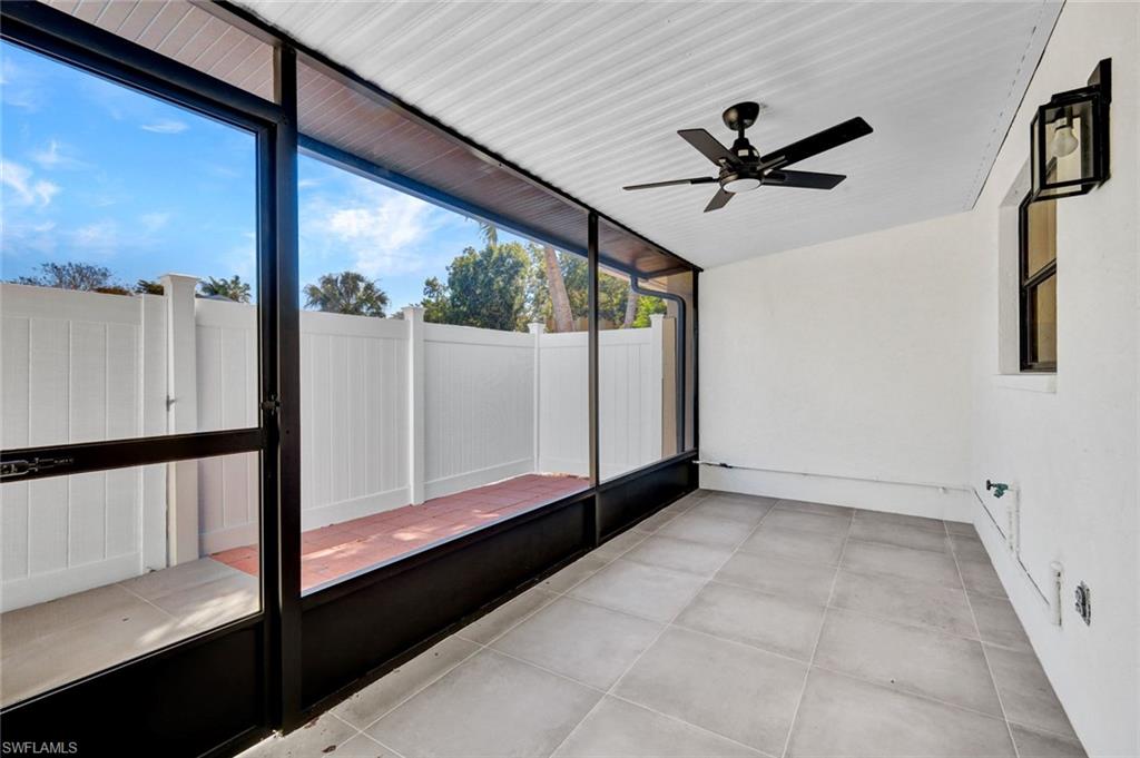 1423 Sw Courtyards Ter 70 Property Photo 21