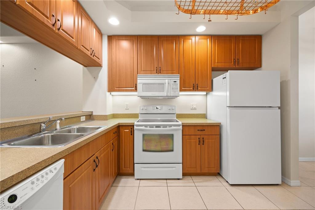 1105 Van Loon Commons Cir 304 Property Photo 5